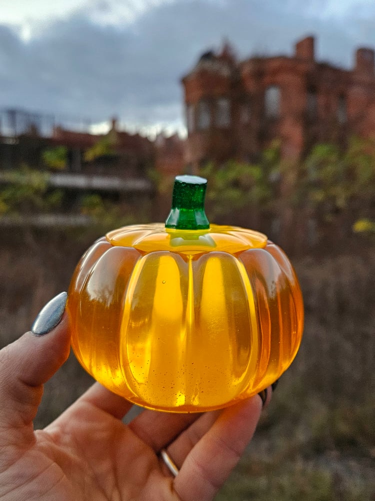 Image of Classic Pumpkin Lantern