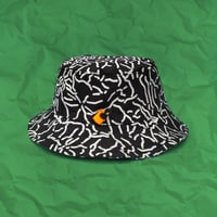 Image 5 of SCRUNCH BUCKET HAT - GREEN & WHITE / BLACK