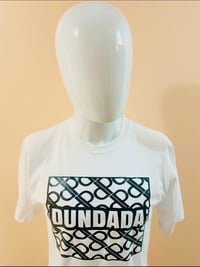 Image 3 of Letter pattern T-Shirt by DUNDADA™