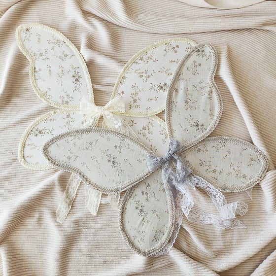 Image of Linen floral wings (large)