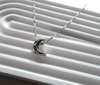 Image 2 of moon necklace 弯月项链