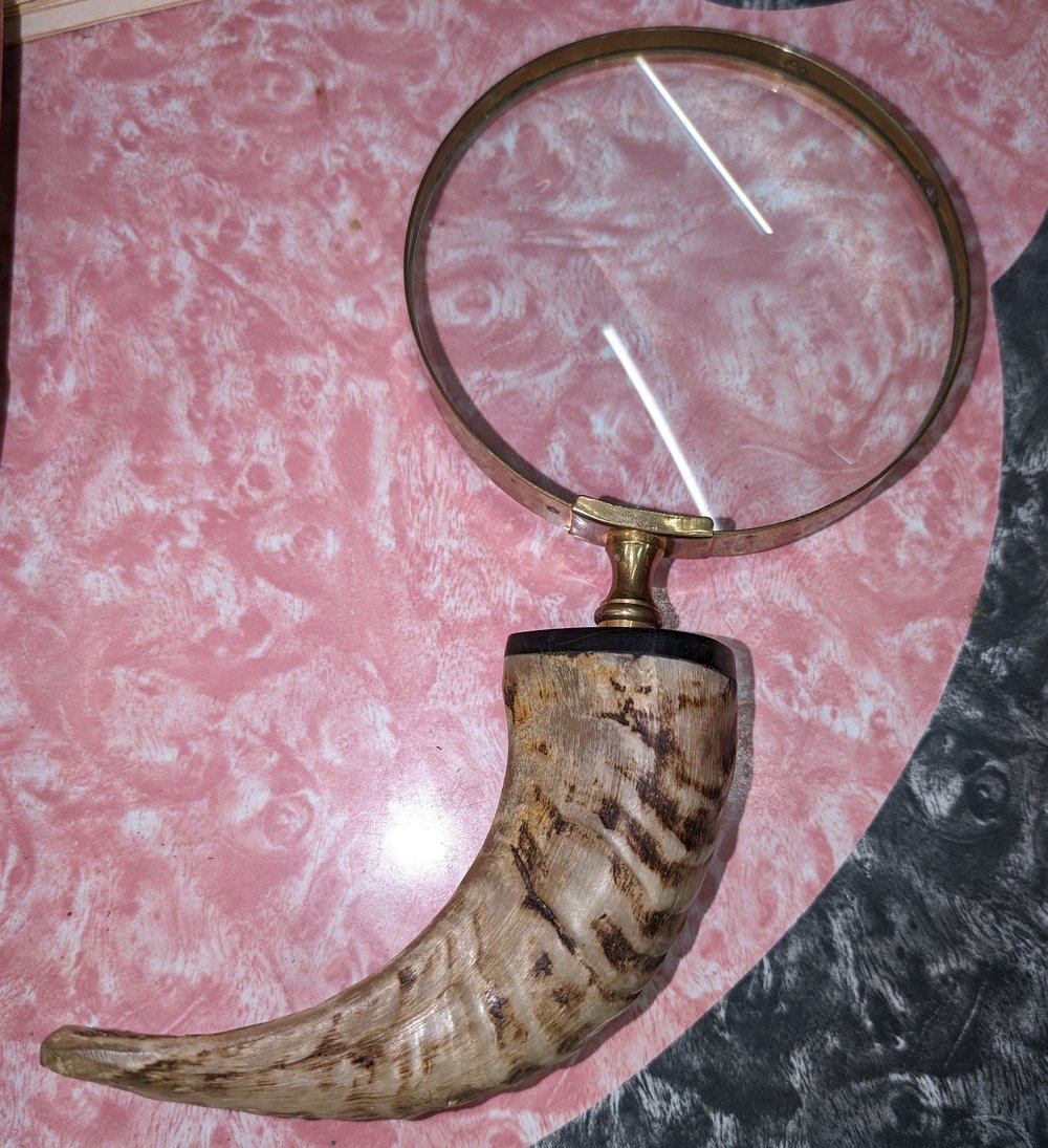 Vintage Jumbo Magnifying glass with a ram horn handle