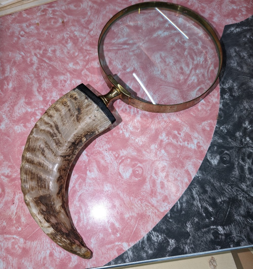 Vintage Jumbo Magnifying glass with a ram horn handle