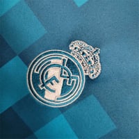 Image 5 of Real Madrid Retro 17/18 Third Kids Kit