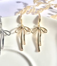 Image 2 of "Sleepy" Bow Earrings