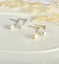 Image 3 of Hanging Chain Pearl Earrings