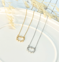 Image 3 of Oval Wreath Necklace