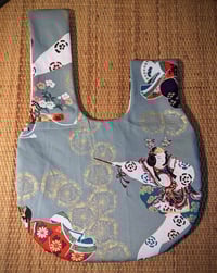 Image 4 of Japanese Dancing Geisha & Floral Knot Bag 