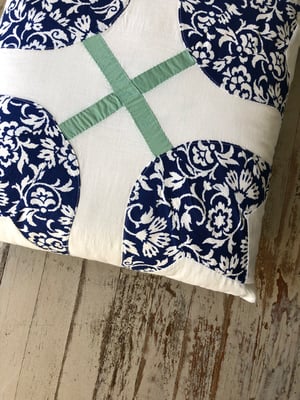 Image of Vintage TULIPS - White/Navy