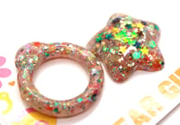 Image 5 of Party Animal / Blythe Glitter Resin Star & Pull Ring Set