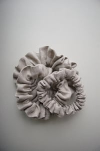 Image 3 of Linen scrunchie