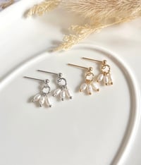 Image 1 of Cluster Pearl Earrings