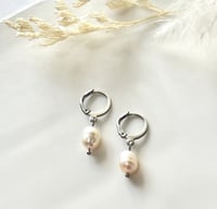 Image 3 of "Daily" Pearl Huggie Earrings