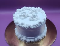 Image 2 of Vanilla Cloudy Sky Keto Minicake With Lactose-Free Whipped Cream