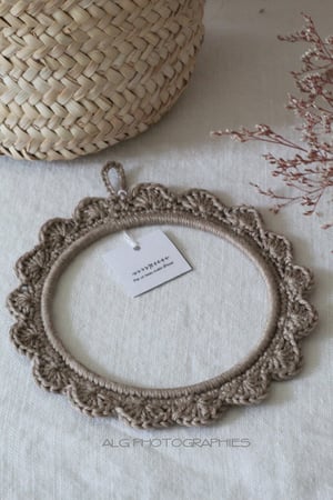 Image of Cadre tambour crocheté beige foncé (CDRBEIGF)