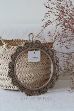 Image of Cadre tambour crocheté beige foncé (CDRBEIGF)