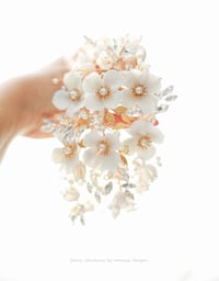 Image 4 of Celestia glam porcelain flower head accesory