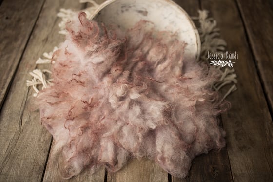 Image of Powdered Mauve hand felted fur