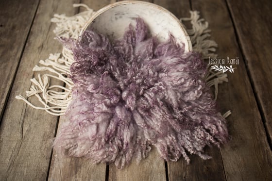 Image of Amethyst hand felted fur 02