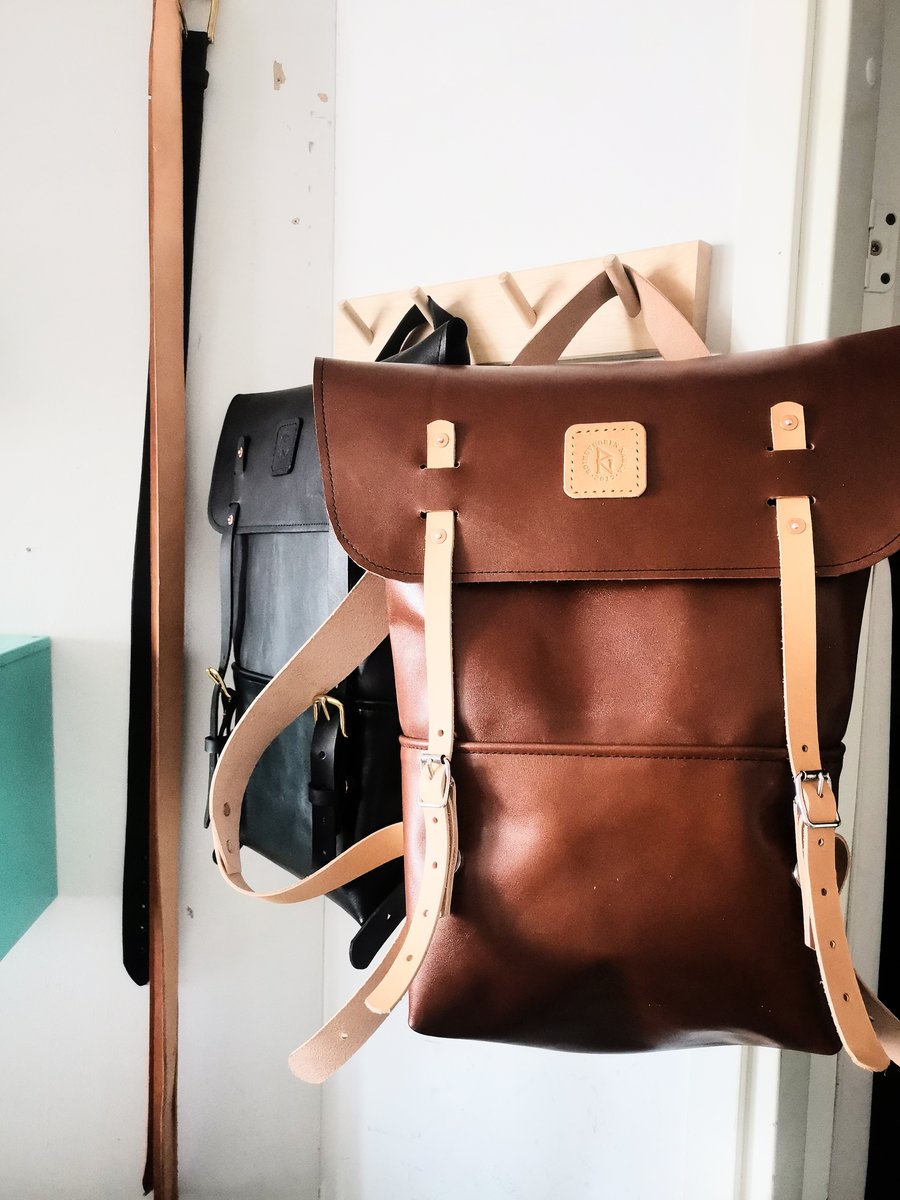 Image of The Daytripper Tan with natural straps