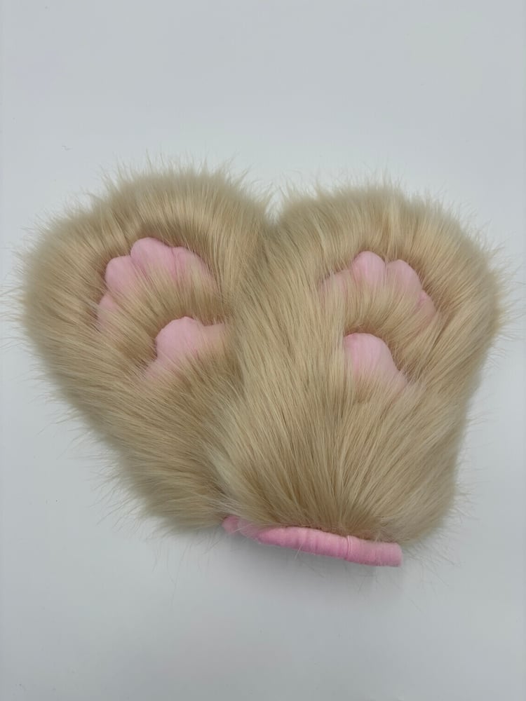 Image of Sandy Blonde Mittens