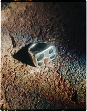 Image of Biarritz ring with stones