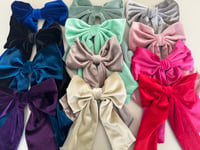 Image 3 of Oversized velvet bow 