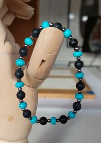 Turquoise Howlite and black Agate bracelet.