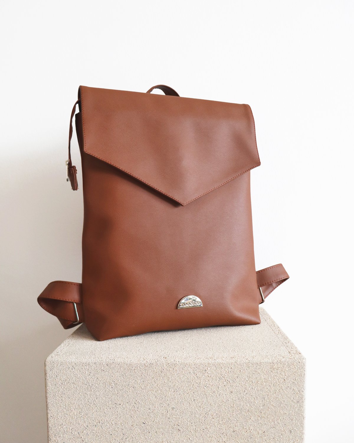 Image of ZOE_ARCHIVE_SILUR CHAI 15-16" Notebook backpack