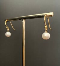 Image 3 of Violet Ivory Pearl in Gold Vermeil