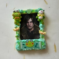 Image 3 of Green Frog Standee Decoden Photocard Frame