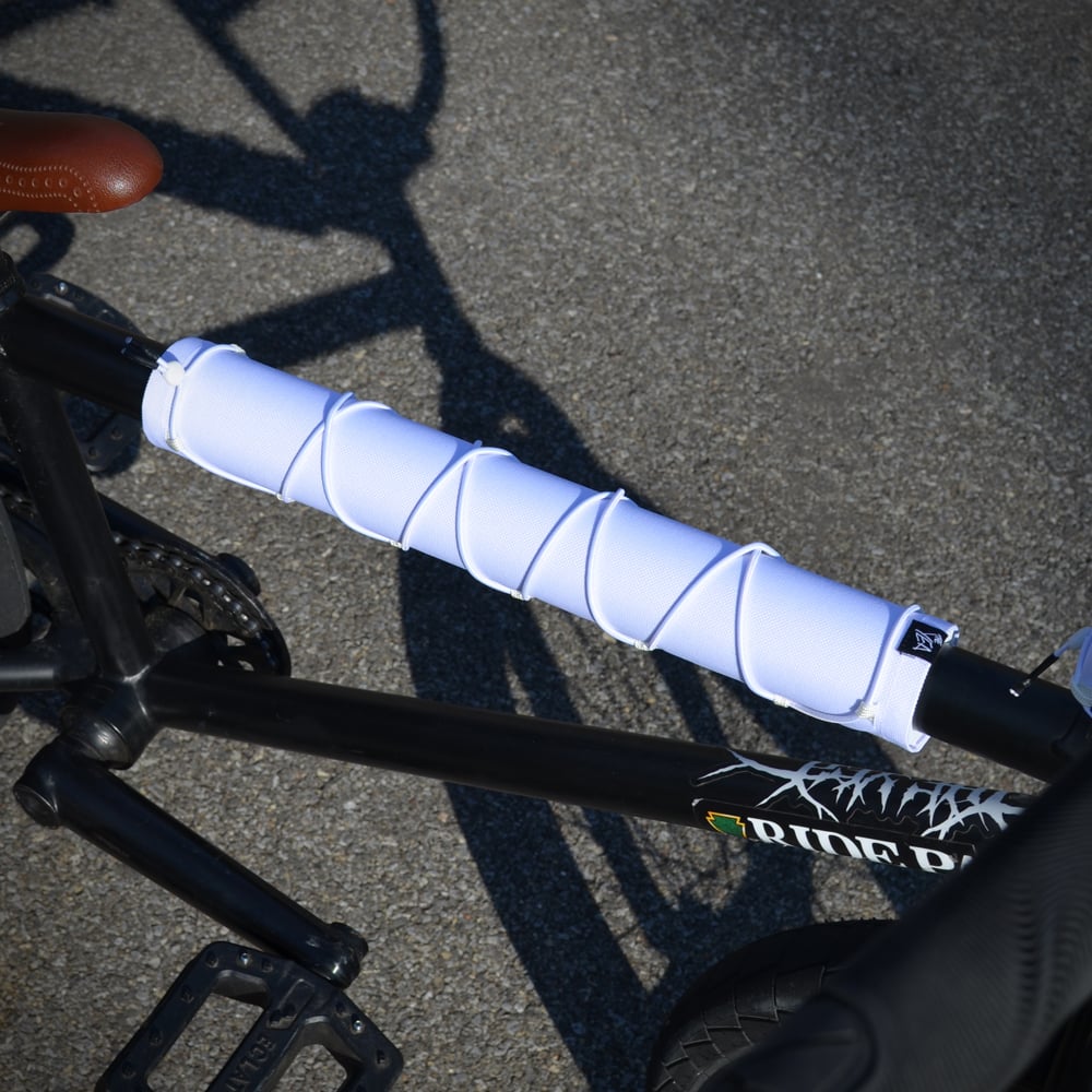 Image of 1 of 1 White Cargo Top Tube Pad