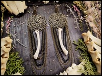 Image 3 of Shantaáni 2 - witch bone earrings