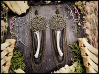 Image 4 of Shantaáni 2 - witch bone earrings