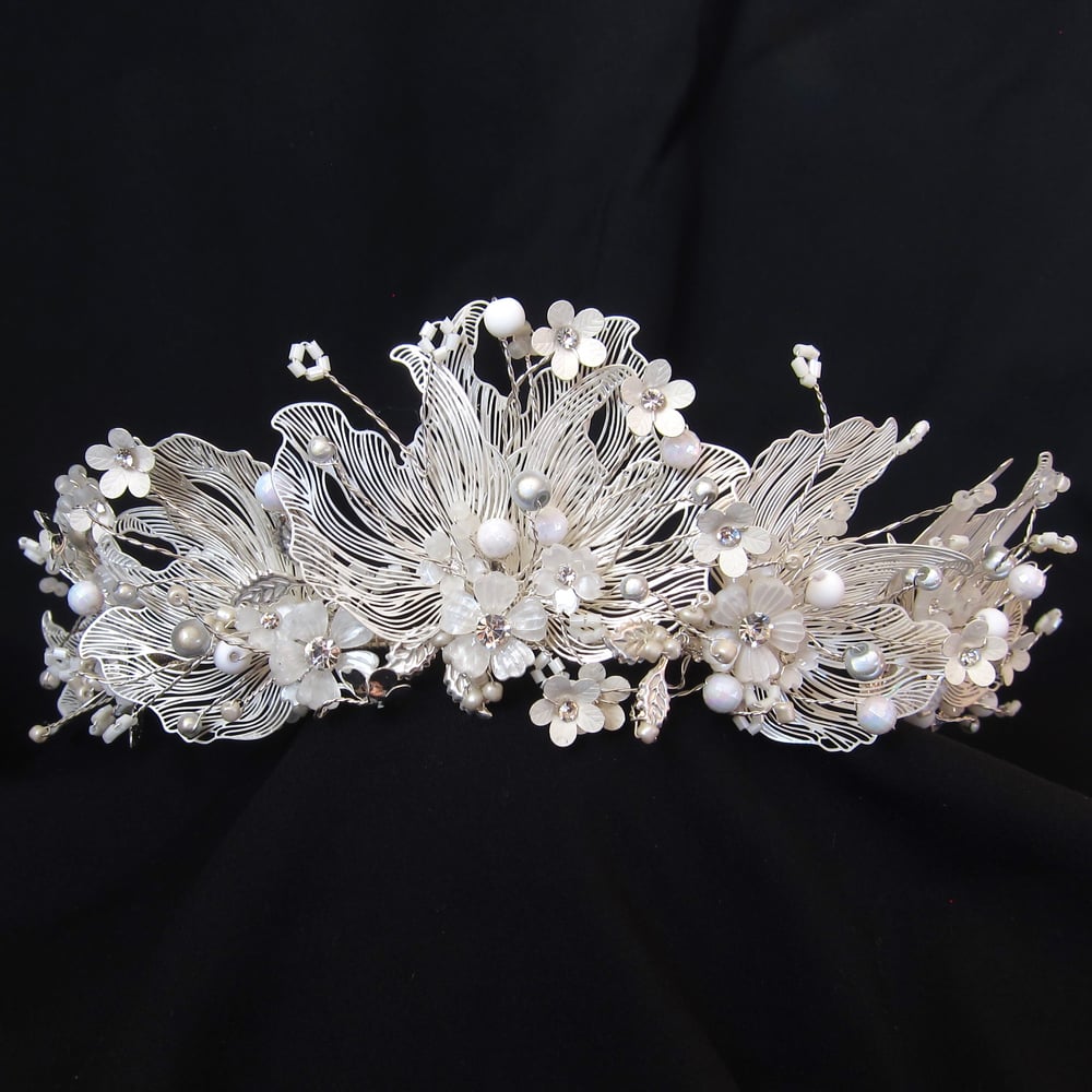 Image of Fae of the Frost headpiece