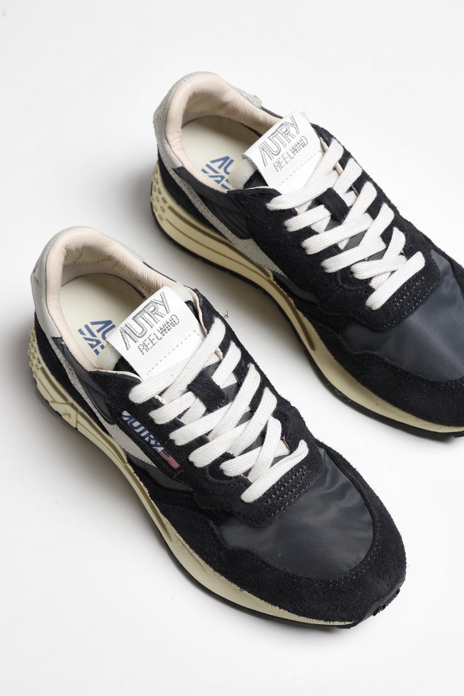 Image of AUTRY REELWIND LOW SNEAKERS BLACK