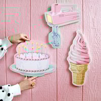 Image 3 of Party cake with candles plaque