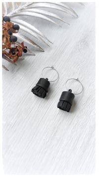 Image 1 of MINI KYOTO ACCIAIO orecchini - nero