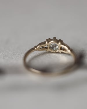 Image of 18ct gold, Fleur de Lys rose-cut diamond ring (LON227)