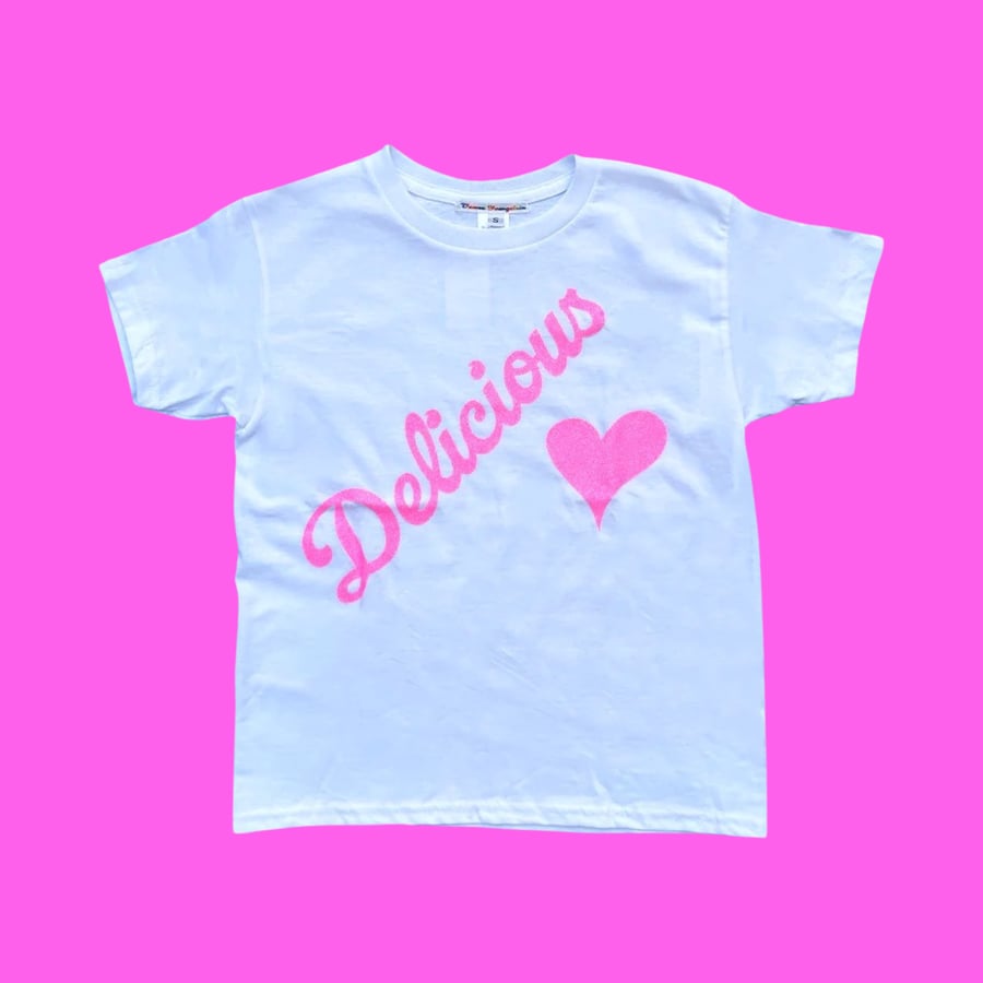 Image of Delicious Heart Tee 🩷🐇💕