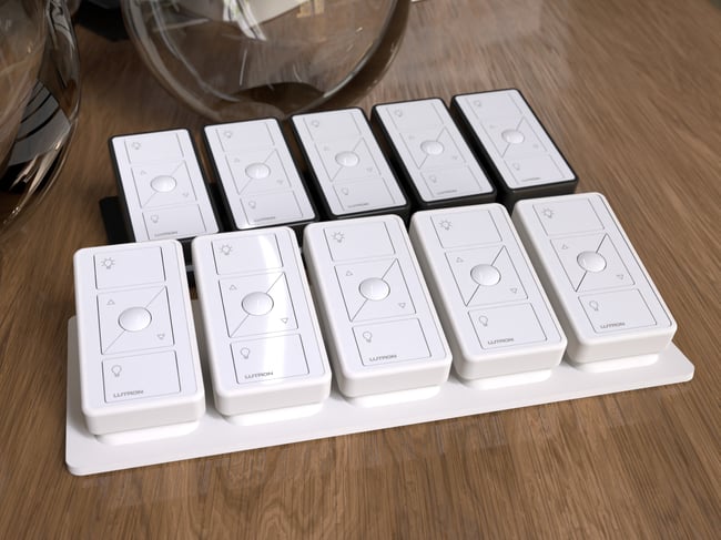 Lutron Caséta Pico Remote Desktop Quintuple Pedestals