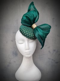 Image 1 of 'Dallace' in Emerald and gold