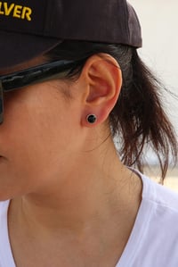 Image 4 of Handmade Round Black Onyx Stone 9mm Stud Earrings I Sterling Silver 925 Onyx Earrings for Women Men