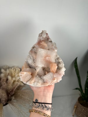 XL PINKY PEACH SELF STANDING APOPHYLITTE STILBITE ON WHITE SUGAR CHALCEDONY -INDIA-