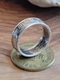 Image 4 of Bague ancienne pièce de monnaie 2 Franc Philadelphie 1944 " liberté egalité fraternité "