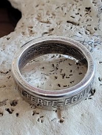 Image 6 of Bague ancienne pièce de monnaie 2 Franc Philadelphie 1944 " liberté egalité fraternité "