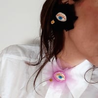 Image 4 of Spilla e Mono orecchino Povere Creature ☁️✨