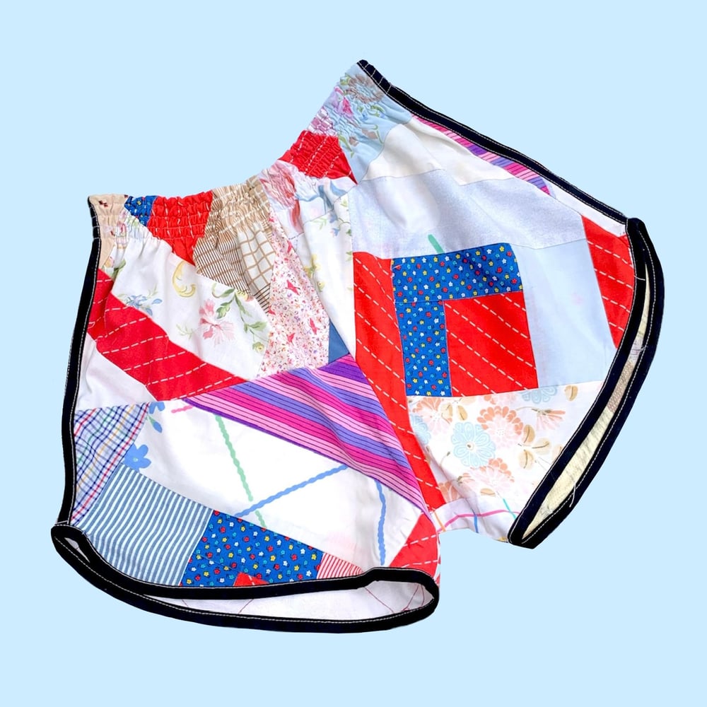 Image of Retro Quilt Shorts — Multi Patchwork Black