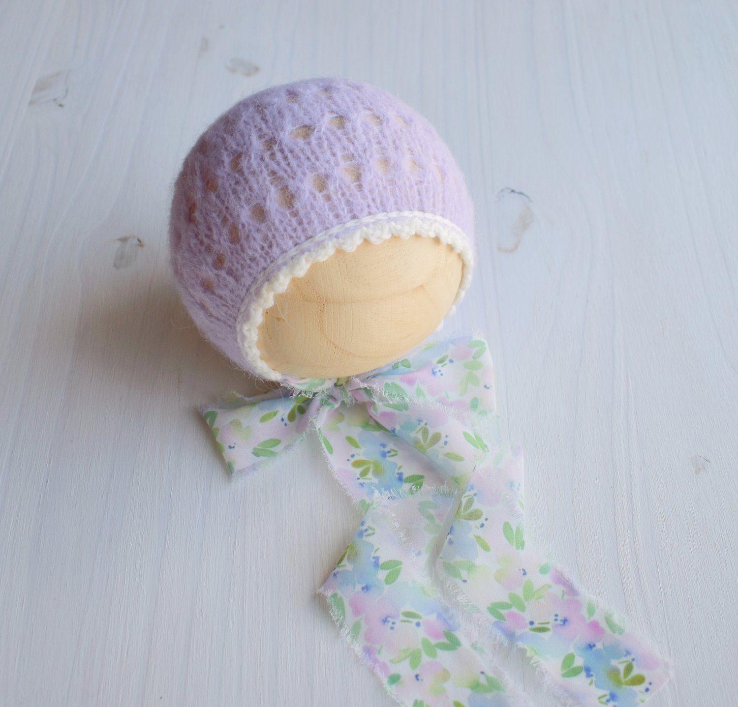 Image of Lilac Scalloped Bonnet & Wrap