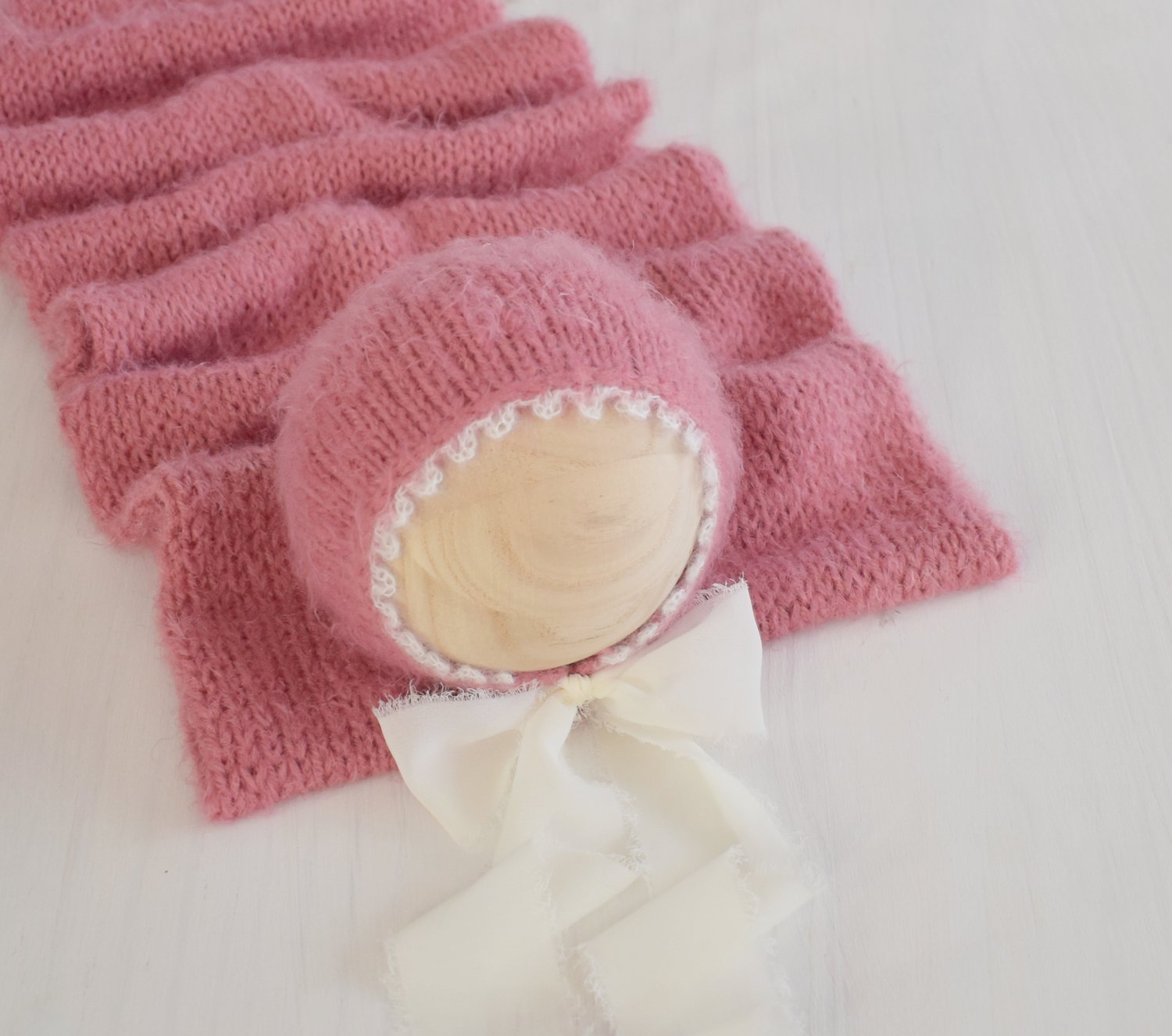 Image of Rose Fuzzy Picot Trimmed Bonnet & Wrap
